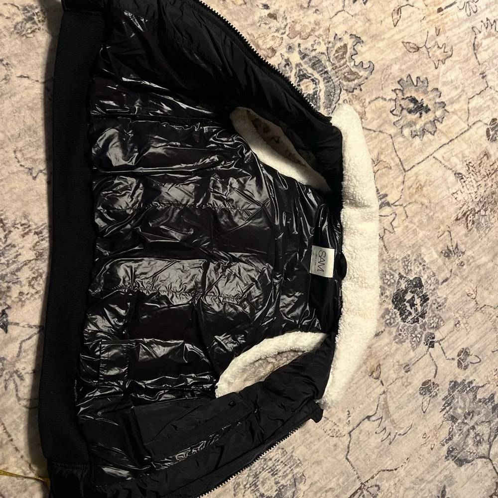 SAM. Billie Sherpa Puffer Vest. Black with White Trim - Picture 4 of 16